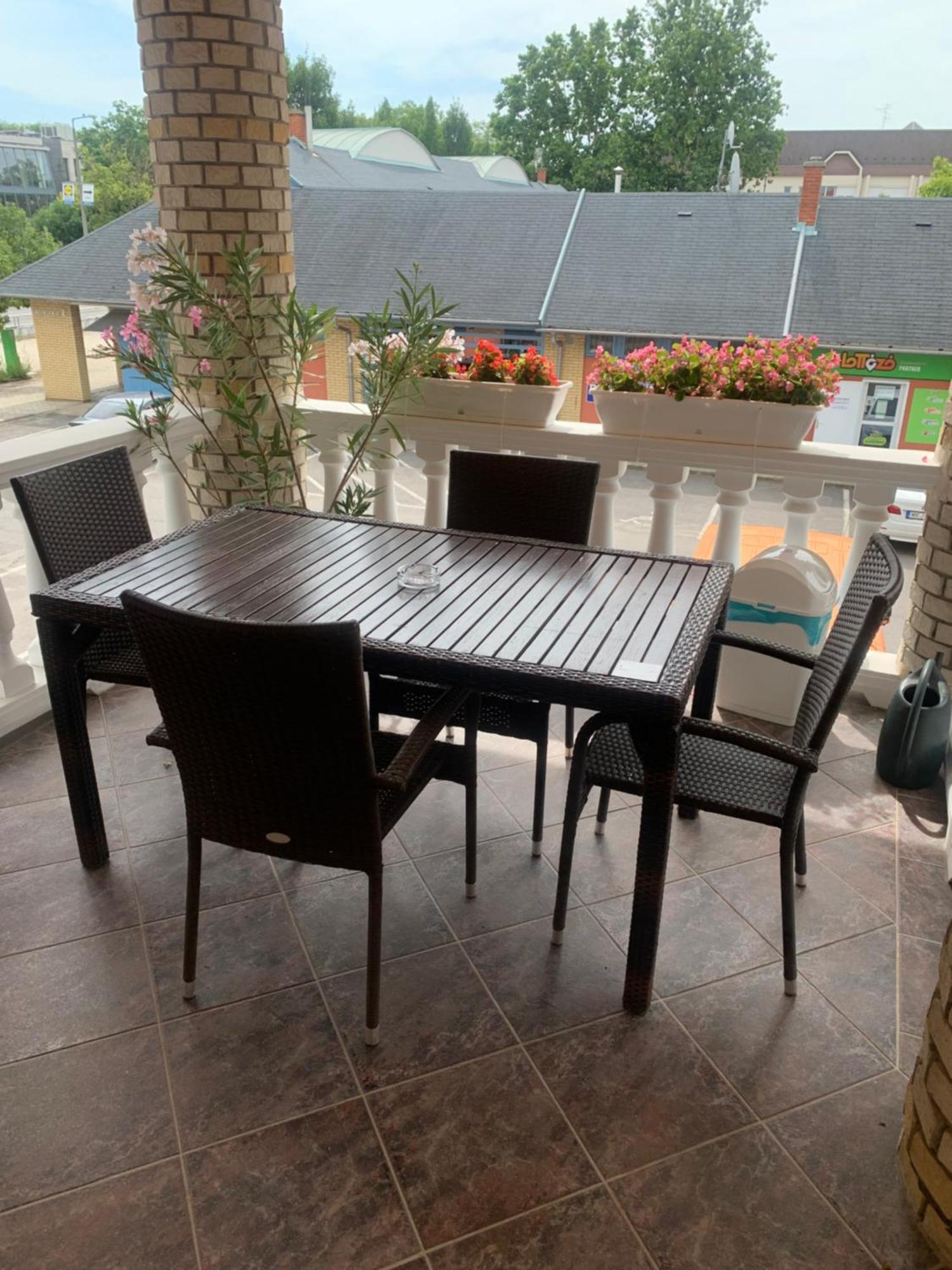 Agora Apartman Hajduszoboszlo Bagian luar foto